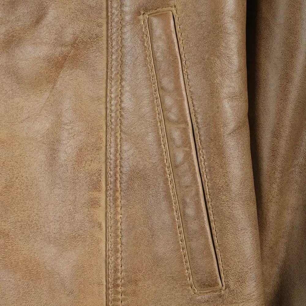 SIEBEN TASCHEN, VIER AUSSEN